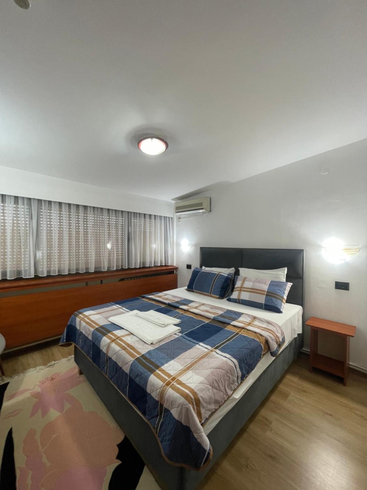 Hotel Square สโกเปีย ภายนอก รูปภาพ