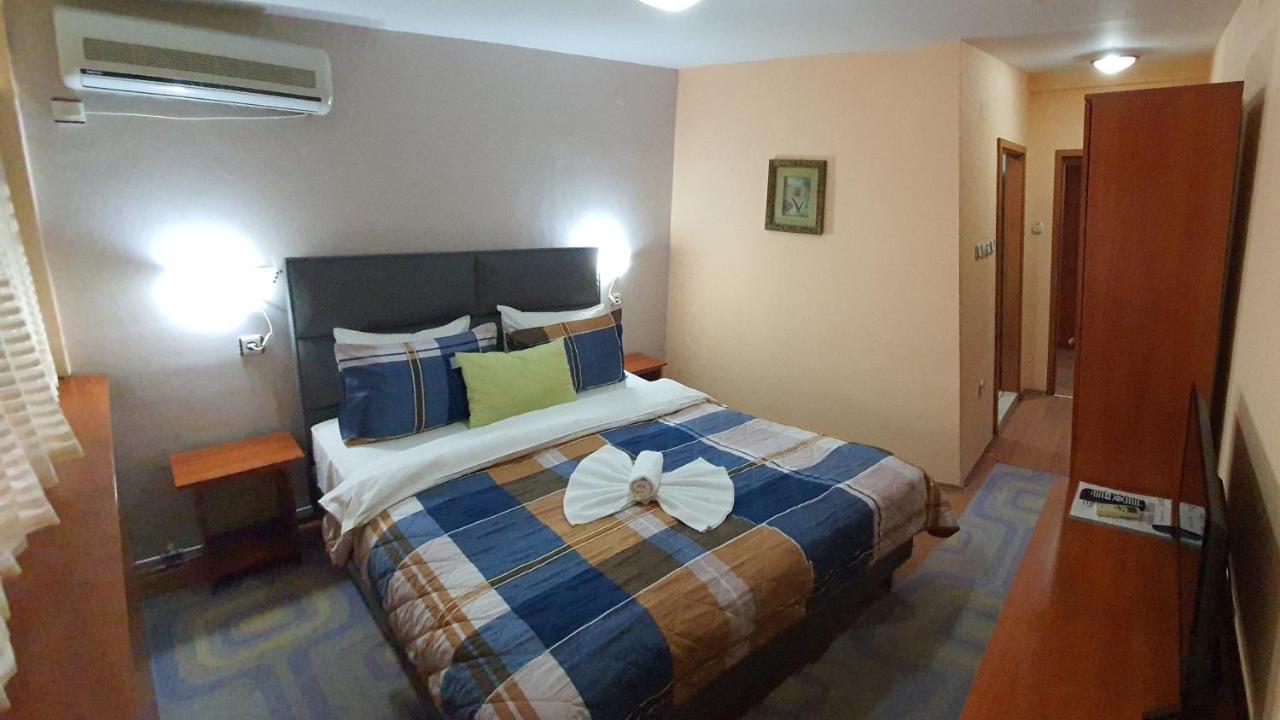 Hotel Square สโกเปีย ภายนอก รูปภาพ